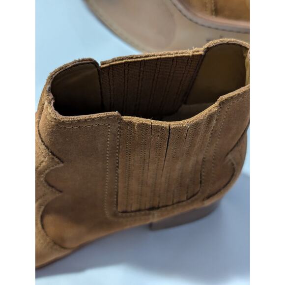 Marc Fisher LTD Light Brown Suede Western Style Pointed Toe Ankle Boot Size 8.5 - Picture 6 of 10